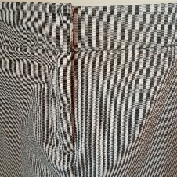 New York & Company Women's Gray Stretch Pinstripe Pencil Skirt Size 16 - Picture 7 of 9
